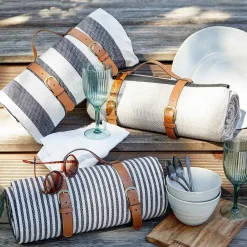 Butlers Kissen & Decken-WANDERLUST Picknickdecke Streifen